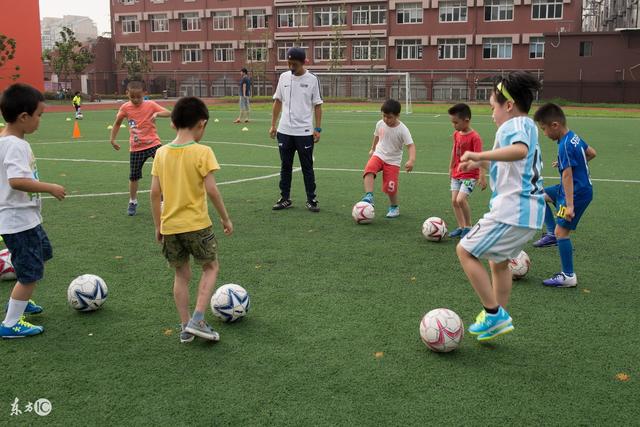 周琦15+9首钢胜深圳 郭艾伦40分广州不敌北控