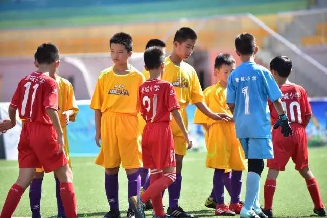 易建联:没有观众比赛很煎熬 重回主场令人期待